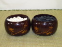 日本産本蛤（日向スワブテ）碁石３３号と紫檀蒔絵碁笥